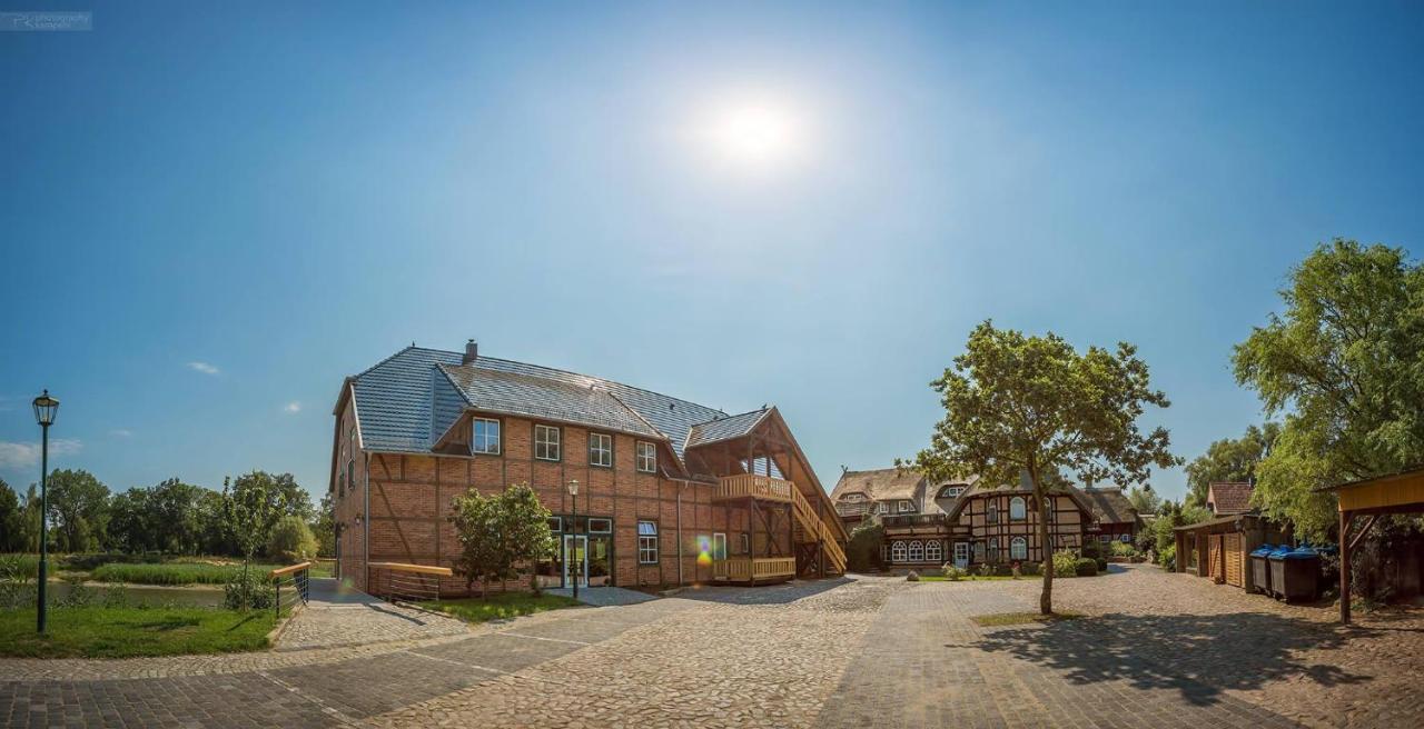 Hotel Alte Fischerkate Modlich エクステリア 写真