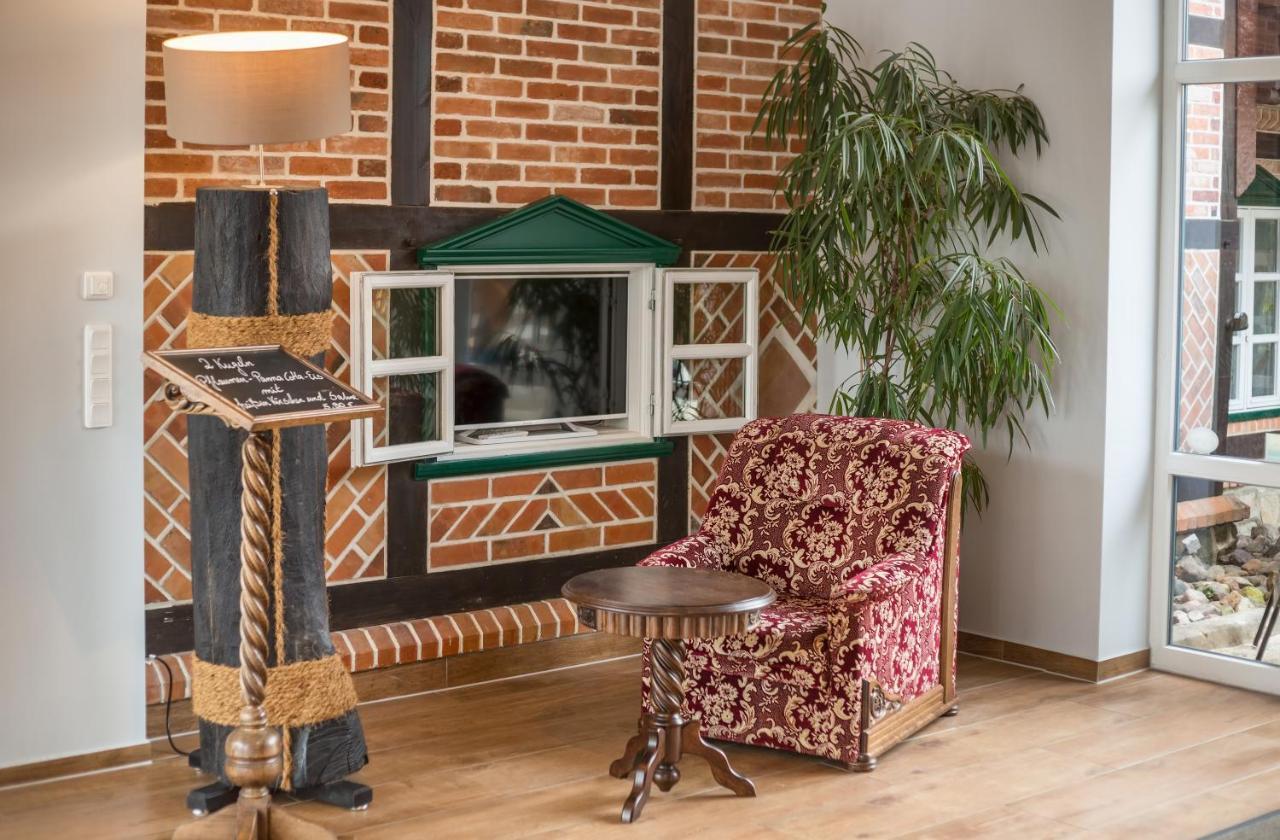 Hotel Alte Fischerkate Modlich エクステリア 写真